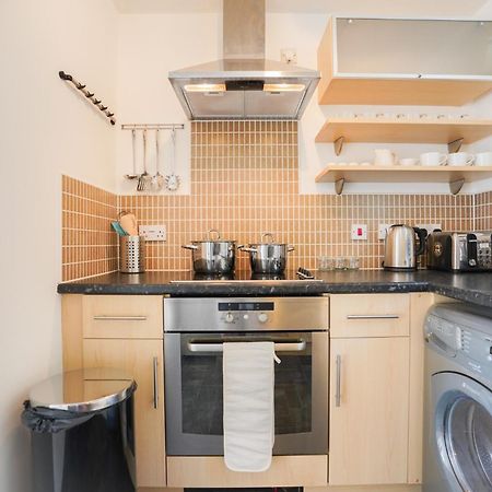 קארדיף Stylish Apartment With Private Parking מראה חיצוני תמונה