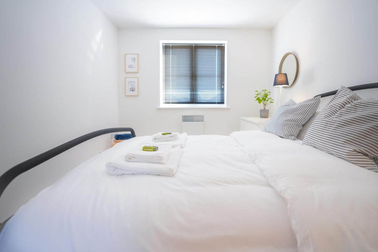קארדיף Stylish Apartment With Private Parking מראה חיצוני תמונה