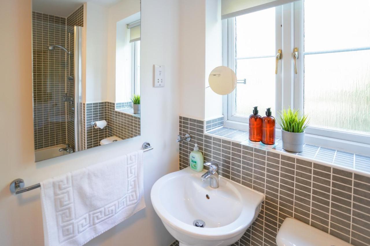 קארדיף Stylish Apartment With Private Parking מראה חיצוני תמונה