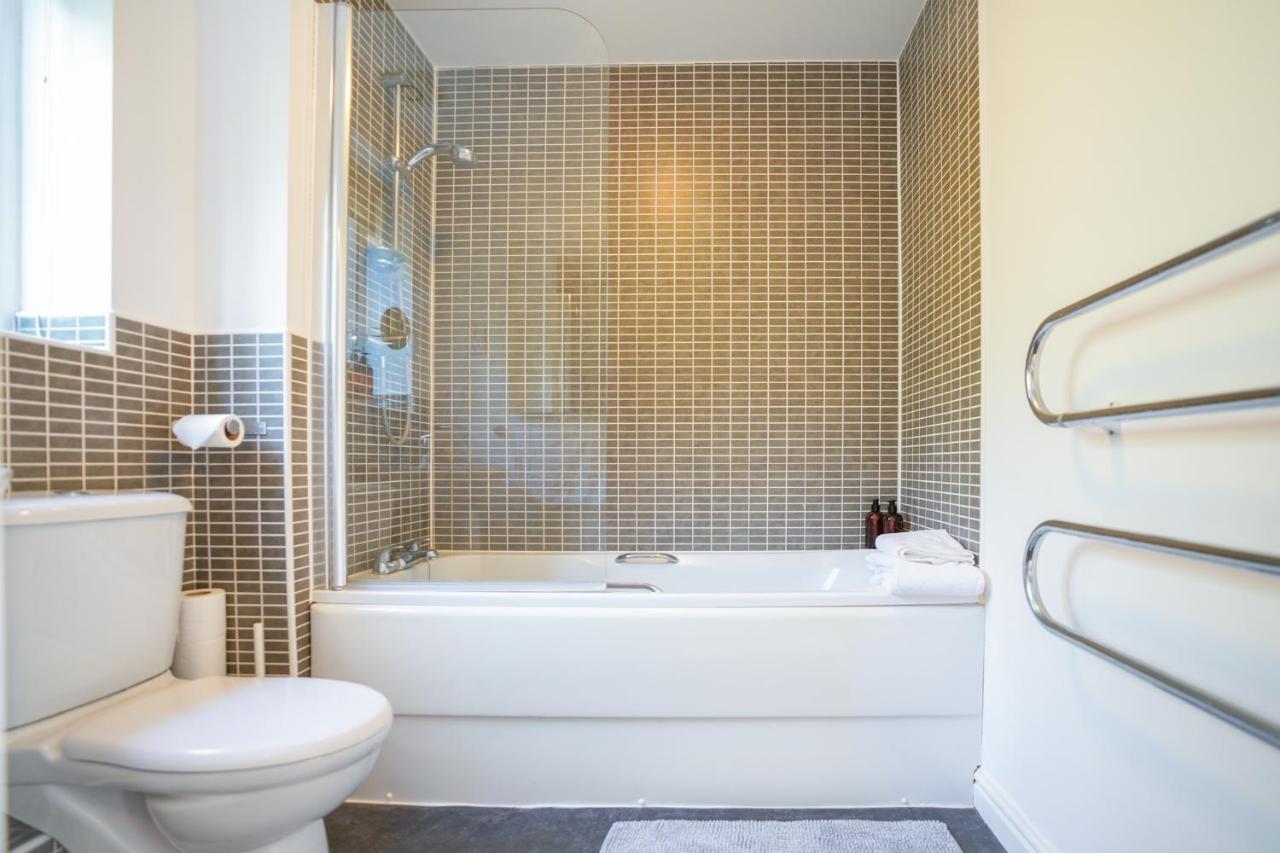 קארדיף Stylish Apartment With Private Parking מראה חיצוני תמונה