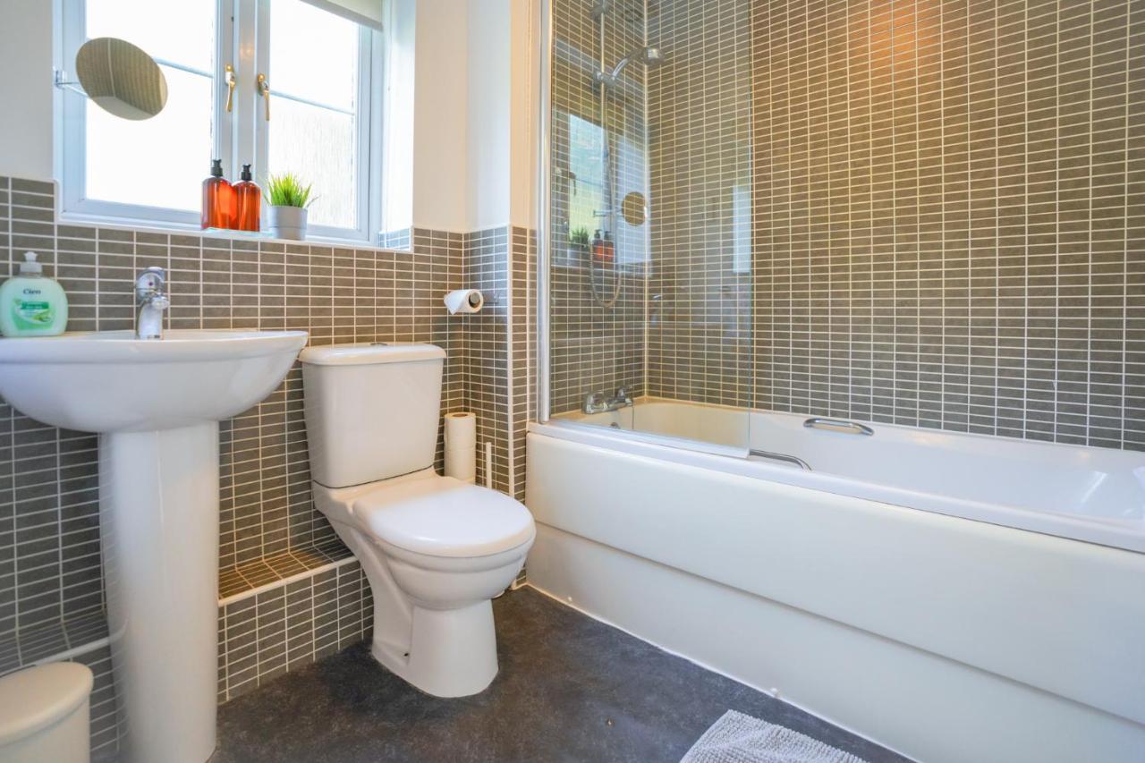 קארדיף Stylish Apartment With Private Parking מראה חיצוני תמונה